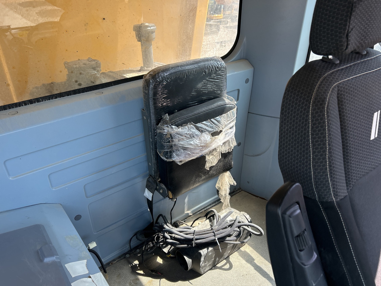 XCMG XDR85T large 85ton mining truck wheeled - Рударска машина: слика 3 XCMG XDR85T large 85ton mining truck wheeled - Рударска машина: слика 3