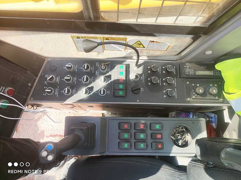 XCMG XGC200 200 tons hydraulic boom used crawler crane 2019 with good condition - Кран со гасеници: слика 3 XCMG XGC200 200 tons hydraulic boom used crawler crane 2019 with good condition - Кран со гасеници: слика 3