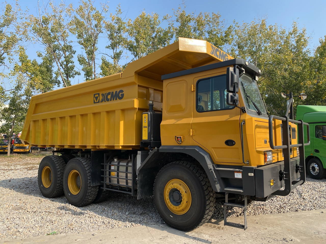 XCMG XKT105A used Wide-Body dump truck for mining - Рударска машина: слика 3 XCMG XKT105A used Wide-Body dump truck for mining - Рударска машина: слика 3