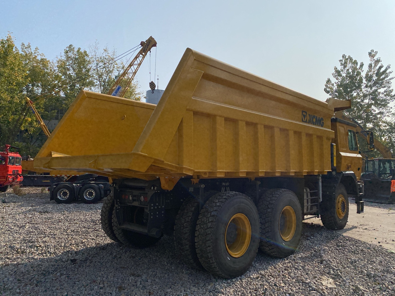 XCMG XKT105A used Wide-Body dump truck for mining - Рударска машина: слика 4 XCMG XKT105A used Wide-Body dump truck for mining - Рударска машина: слика 4