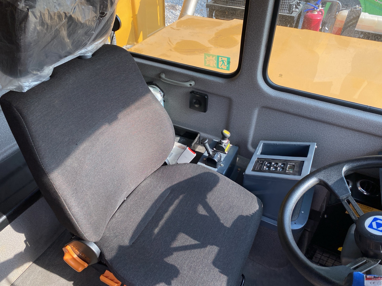 XCMG XKT105A used Wide-Body dump truck for mining - Рударска машина: слика 2 XCMG XKT105A used Wide-Body dump truck for mining - Рударска машина: слика 2