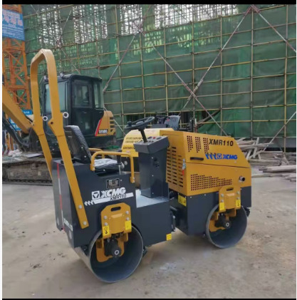 Лизинг на XCMG XMR110 1ton samll road roller hydraulic vibratory compator price XCMG XMR110 1ton samll road roller hydraulic vibratory compator price: слика 7
