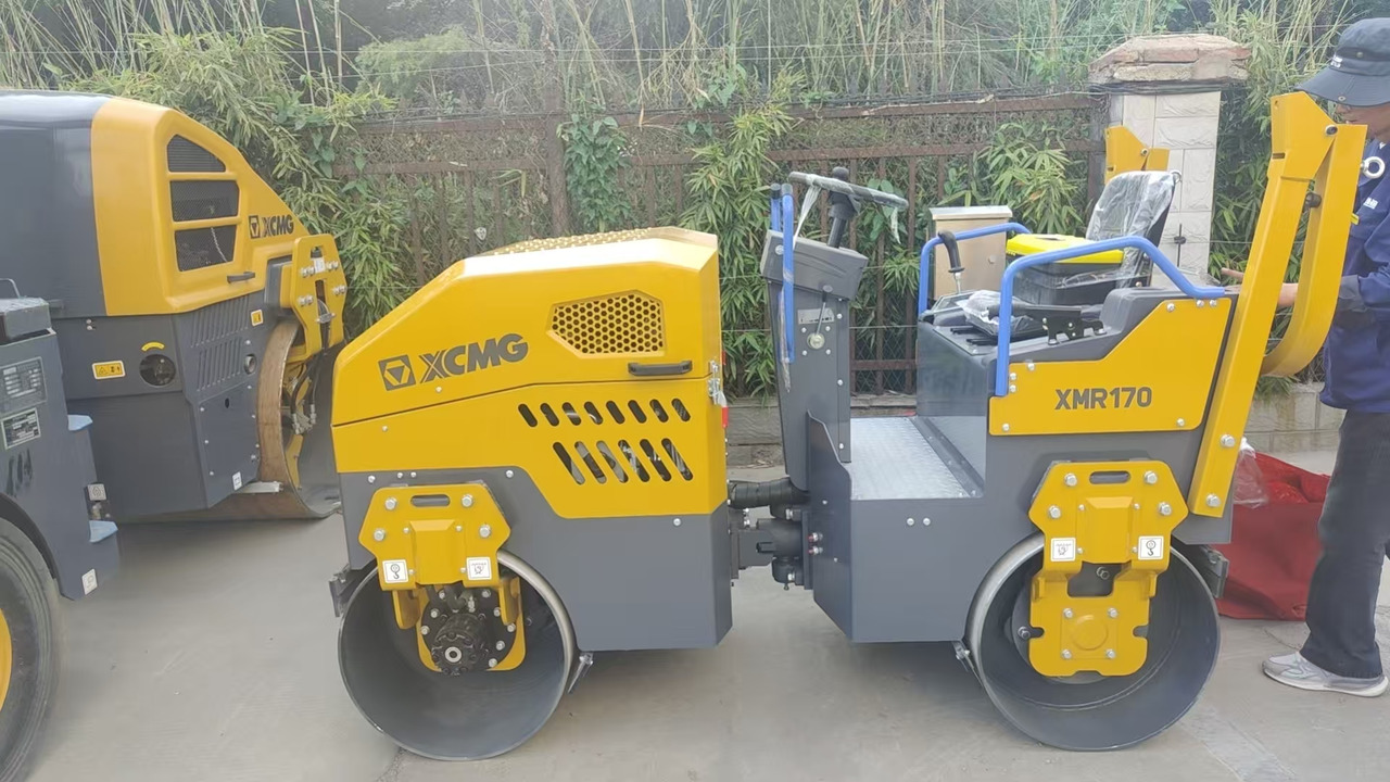 XCMG official brand new 1.7 ton small road roller XMR170 - Мини ваљак: слика 2 XCMG official brand new 1.7 ton small road roller XMR170 - Мини ваљак: слика 2