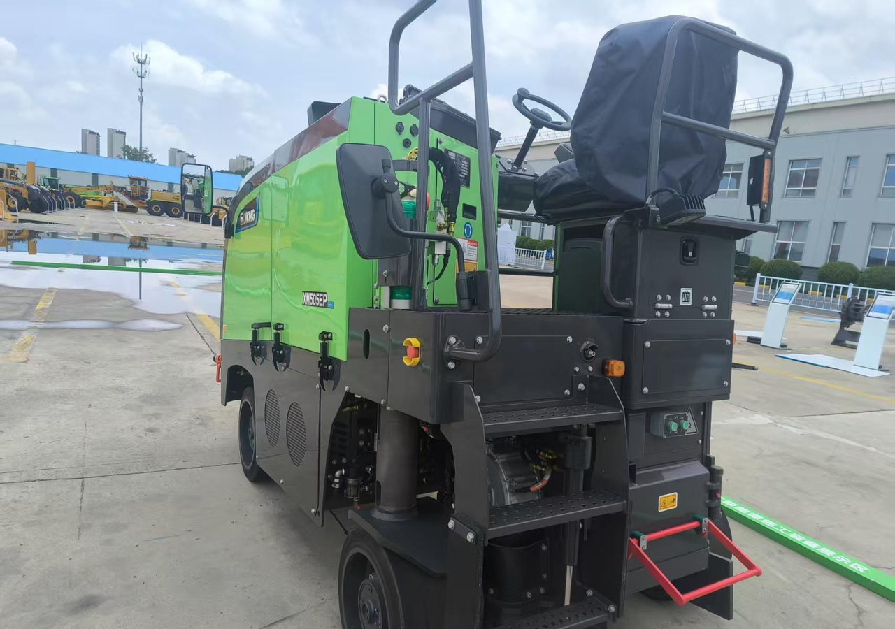 XCMG official used electric small cold milling machine Xm505ep 500mm width - Асфалтна мелница: слика 2 XCMG official used electric small cold milling machine Xm505ep 500mm width - Асфалтна мелница: слика 2