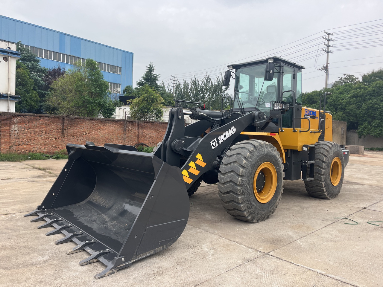 XCMG second hand 5ton wheel loader LW500KV in good condition - Натоварувач на тркала: слика 2 XCMG second hand 5ton wheel loader LW500KV in good condition - Натоварувач на тркала: слика 2