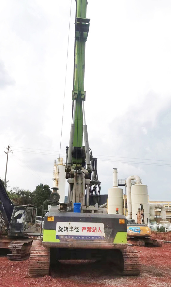 Zoomlion ZR360L used 2022 Rotary Drilling Rig price - Машина за бушење: слика 4 Zoomlion ZR360L used 2022 Rotary Drilling Rig price - Машина за бушење: слика 4