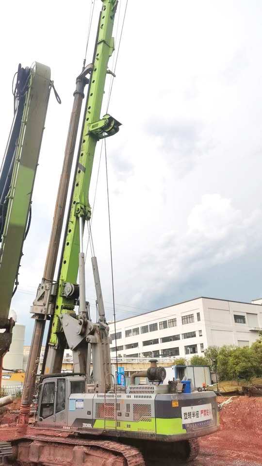 Zoomlion ZR360L used 2022 Rotary Drilling Rig price - Машина за бушење: слика 5 Zoomlion ZR360L used 2022 Rotary Drilling Rig price - Машина за бушење: слика 5