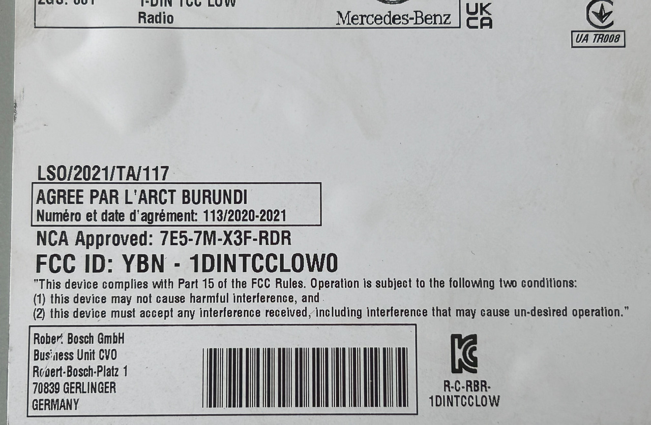 BOSCH CAR RADIO 7620002245 MERCEDES ACTROS A0014461862 NEW ORIGINAL - Кабина и ентериер: слика 4 BOSCH CAR RADIO 7620002245 MERCEDES ACTROS A0014461862 NEW ORIGINAL - Кабина и ентериер: слика 4