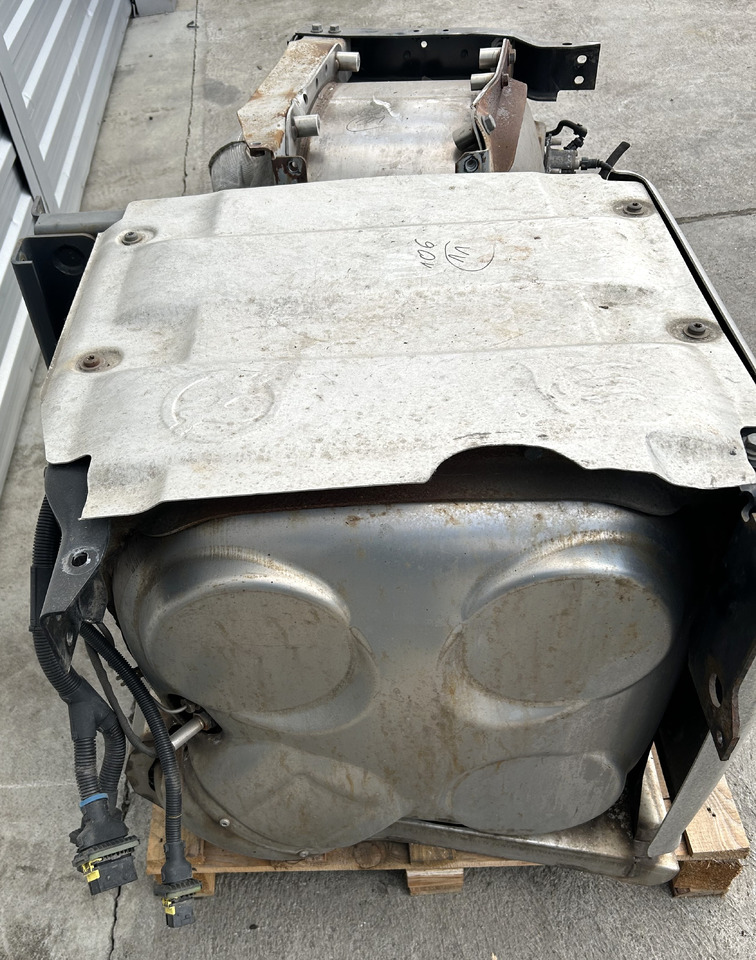 DAF CATALYTIC CONVERTER FOR DAF XF 106 BDF - Каталитички конвертор: слика 2 DAF CATALYTIC CONVERTER FOR DAF XF 106 BDF - Каталитички конвертор: слика 2