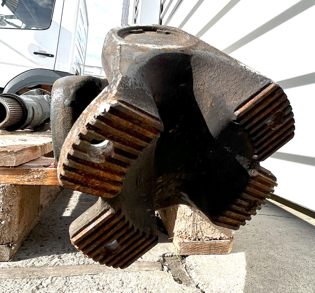 DAF CF EURO 6 440 DRIVE SHAFT LENGTH 1640 MM - Карданско вратило: слика 4 DAF CF EURO 6 440 DRIVE SHAFT LENGTH 1640 MM - Карданско вратило: слика 4