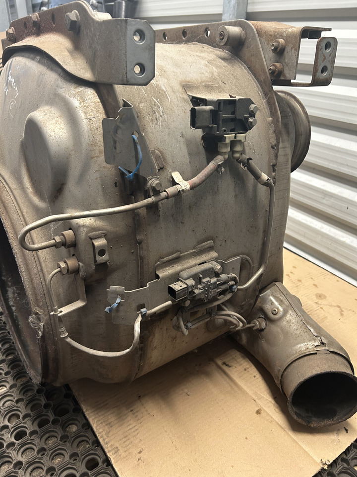 DAF DPF CATALYTIC CONVERTER DAF XF 106 - Каталитички конвертор: слика 2 DAF DPF CATALYTIC CONVERTER DAF XF 106 - Каталитички конвертор: слика 2