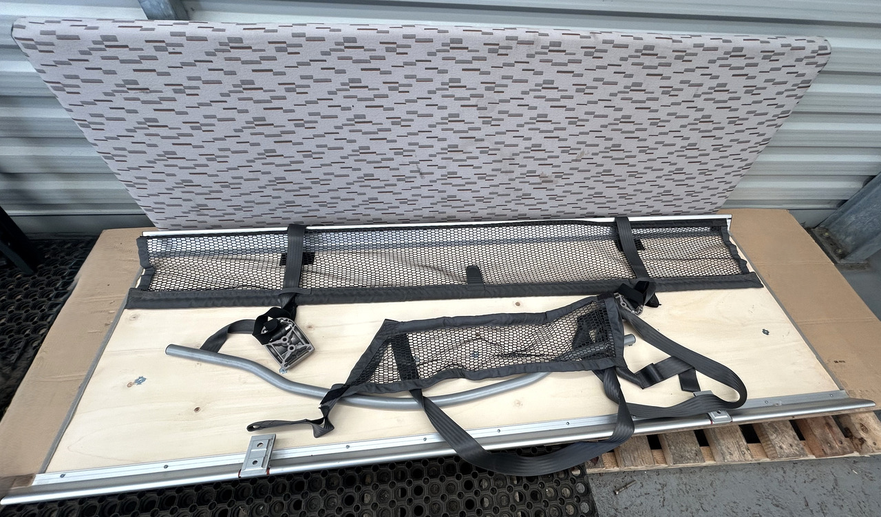 DAF UPPER BED COUCH WITH MATTRESS DAF SUPER SPACE CAB - Универзален дел: слика 4 DAF UPPER BED COUCH WITH MATTRESS DAF SUPER SPACE CAB - Универзален дел: слика 4
