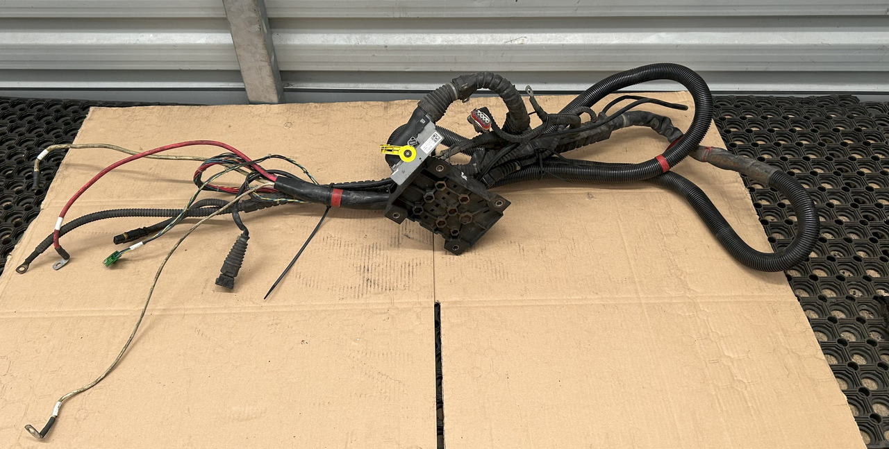 DAF XF 106 J3B ENGINE WIRING HARNESS - Појас за кабел/ Жица: слика 1 DAF XF 106 J3B ENGINE WIRING HARNESS - Појас за кабел/ Жица: слика 1