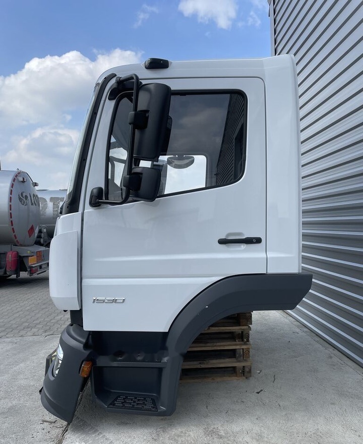 FRONT BUMPER COMPLETE EXTRA COST 800EU Mercedes-Benz ATEGO S-cab ClassicSpace, 2.30 m 2023 Mercedes-Benz ATEGO truck - Кабина за Камион: слика 5 FRONT BUMPER COMPLETE EXTRA COST 800EU Mercedes-Benz ATEGO S-cab ClassicSpace, 2.30 m 2023 Mercedes-Benz ATEGO truck - Кабина за Камион: слика 5