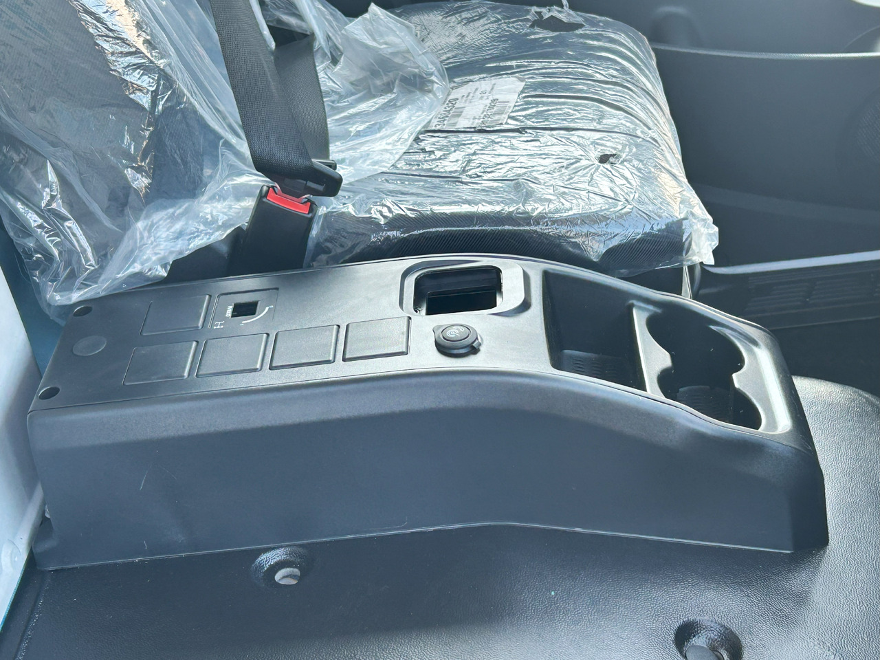 Нов Кабина за Автомобил IVECO Eurocargo 75 DAY cabine Fahrerhaus Cab 2025: слика 28 Нов Кабина за Автомобил IVECO Eurocargo 75 DAY cabine Fahrerhaus Cab 2025: слика 28