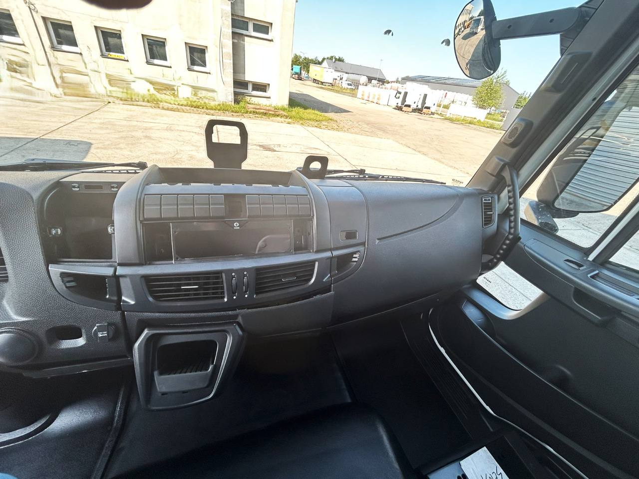 Нов Кабина за Автомобил IVECO Eurocargo 75 DAY cabine Fahrerhaus Cab 2025: слика 21 Нов Кабина за Автомобил IVECO Eurocargo 75 DAY cabine Fahrerhaus Cab 2025: слика 21