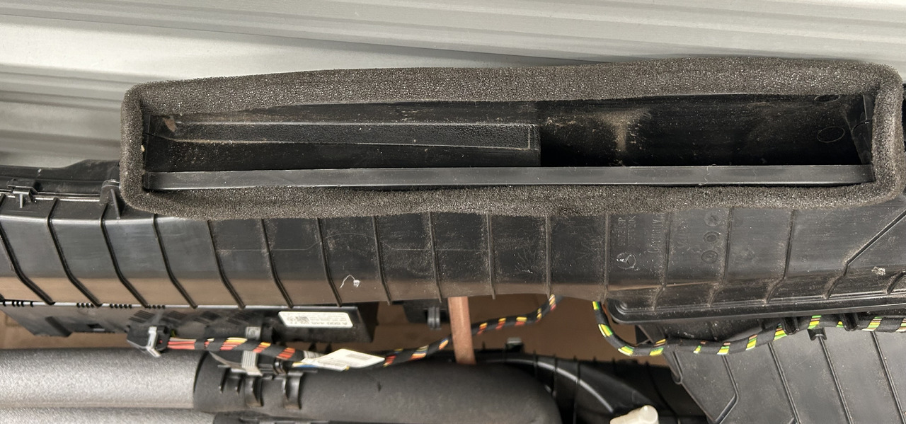 MERCEDES ACTROS MP4 PARKING AIR CONDITIONING - Дел за клима уреди: слика 5 MERCEDES ACTROS MP4 PARKING AIR CONDITIONING - Дел за клима уреди: слика 5