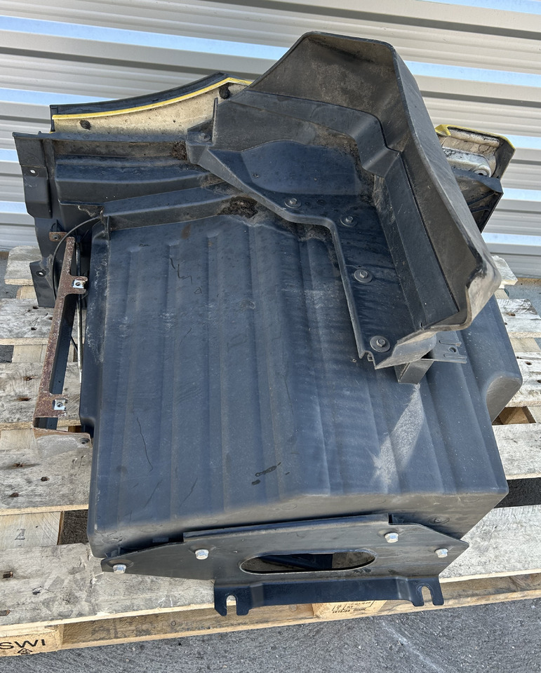 MERCEDES ACTROS MP5 STORAGE COMPARTMENT EXTENSION OF THE STEPS LEFT - Универзален дел: слика 4 MERCEDES ACTROS MP5 STORAGE COMPARTMENT EXTENSION OF THE STEPS LEFT - Универзален дел: слика 4
