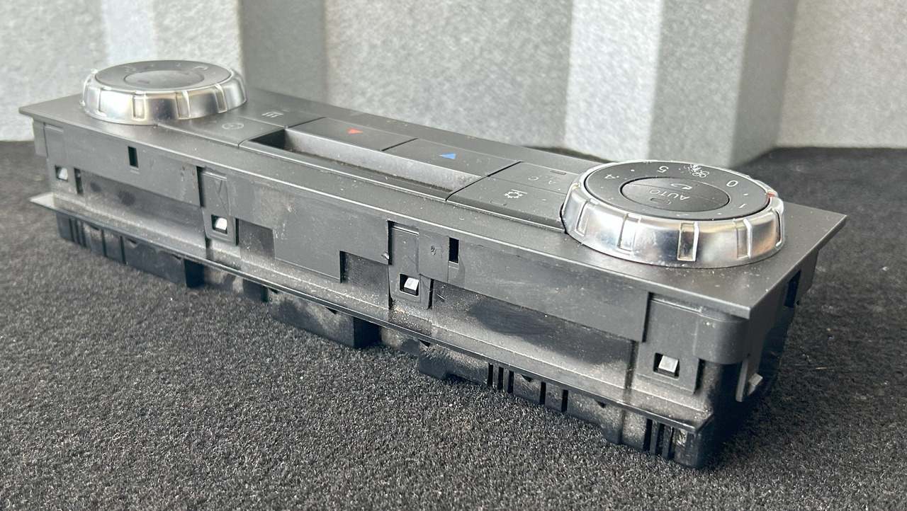 MERCEDES AIR CONDITIONING CONTROL PANEL AROCS MP4 - Дел за клима уреди: слика 4 MERCEDES AIR CONDITIONING CONTROL PANEL AROCS MP4 - Дел за клима уреди: слика 4