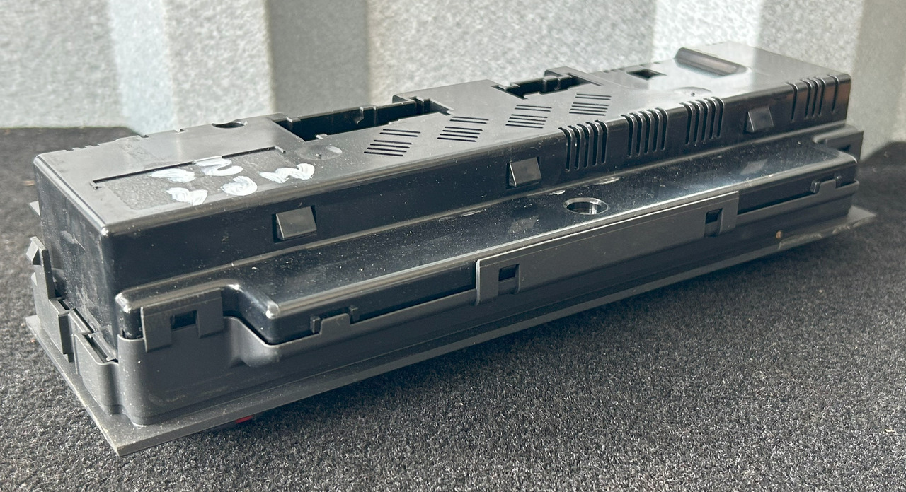 MERCEDES AIR CONDITIONING CONTROL PANEL AROCS MP4 - Дел за клима уреди: слика 3 MERCEDES AIR CONDITIONING CONTROL PANEL AROCS MP4 - Дел за клима уреди: слика 3