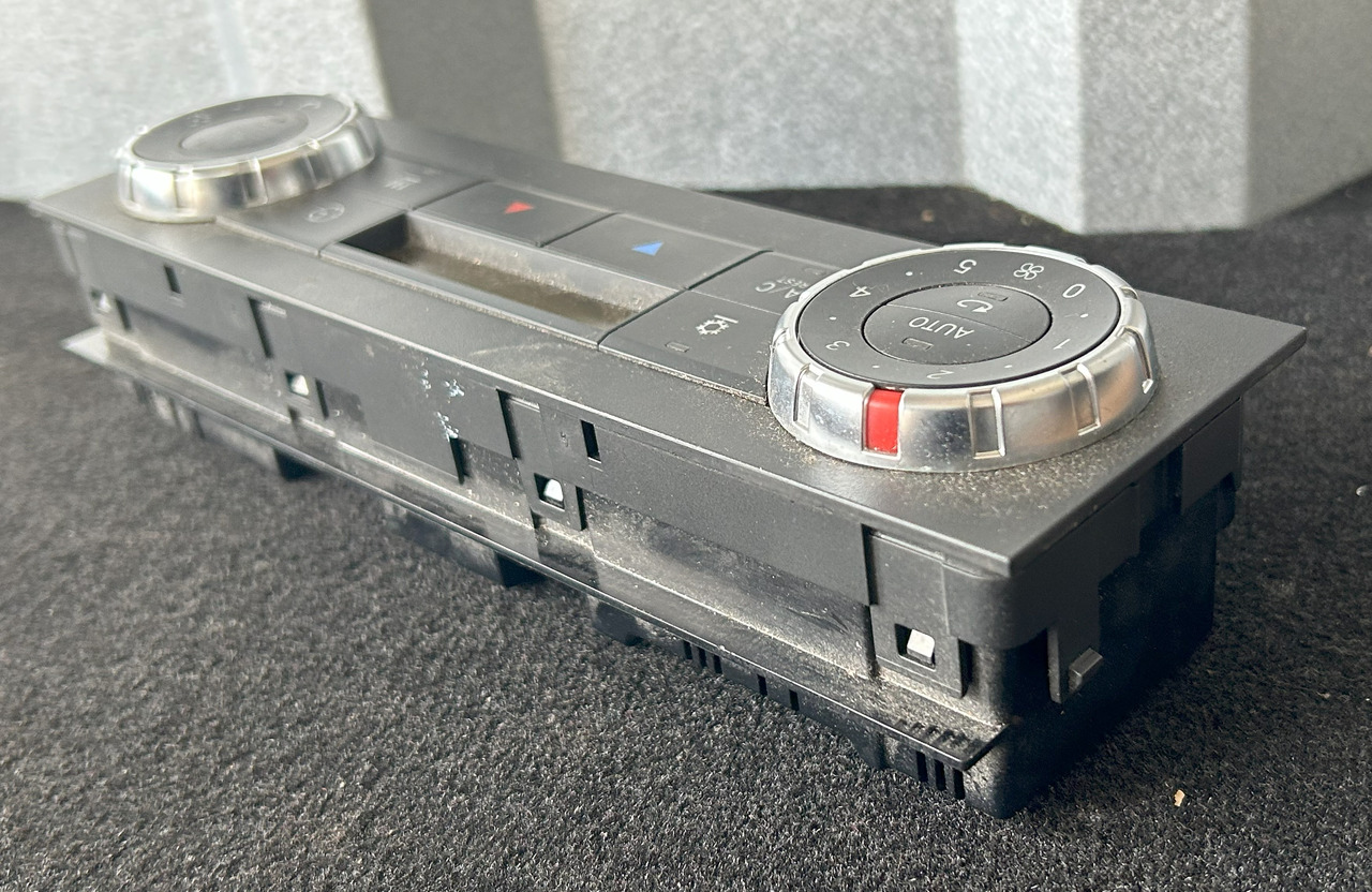 MERCEDES AIR CONDITIONING CONTROL PANEL AROCS MP4 - Дел за клима уреди: слика 4 MERCEDES AIR CONDITIONING CONTROL PANEL AROCS MP4 - Дел за клима уреди: слика 4