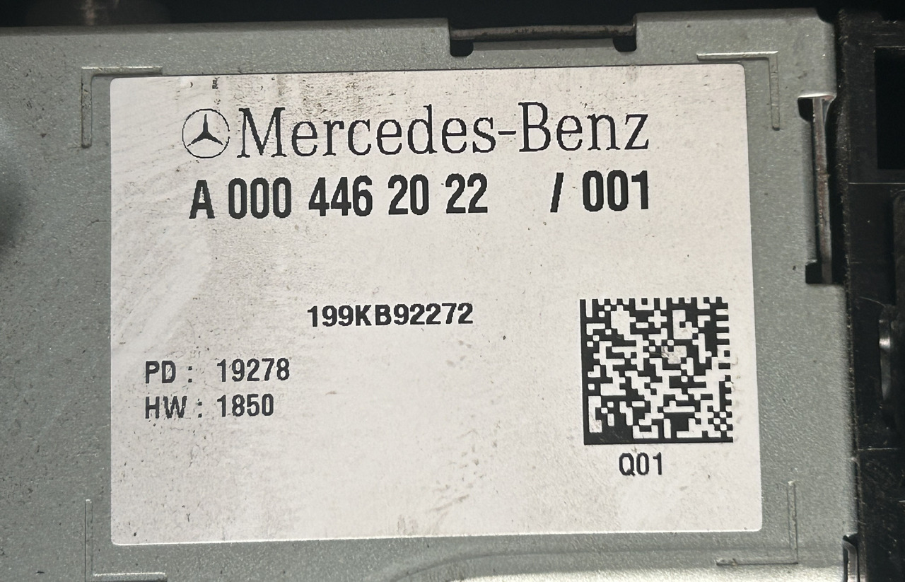 MERCEDES-BENZ ACTROS MP5 RADIO NAVIGATION - Систем за навигација: слика 3 MERCEDES-BENZ ACTROS MP5 RADIO NAVIGATION - Систем за навигација: слика 3