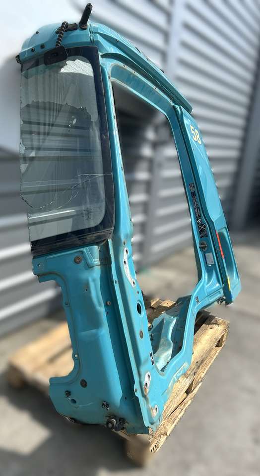 MERCEDES-BENZ AROCS MP4 LEFT SIDE QUARTER PANEL M CLASSIC SPACE - Кабина: слика 3 MERCEDES-BENZ AROCS MP4 LEFT SIDE QUARTER PANEL M CLASSIC SPACE - Кабина: слика 3