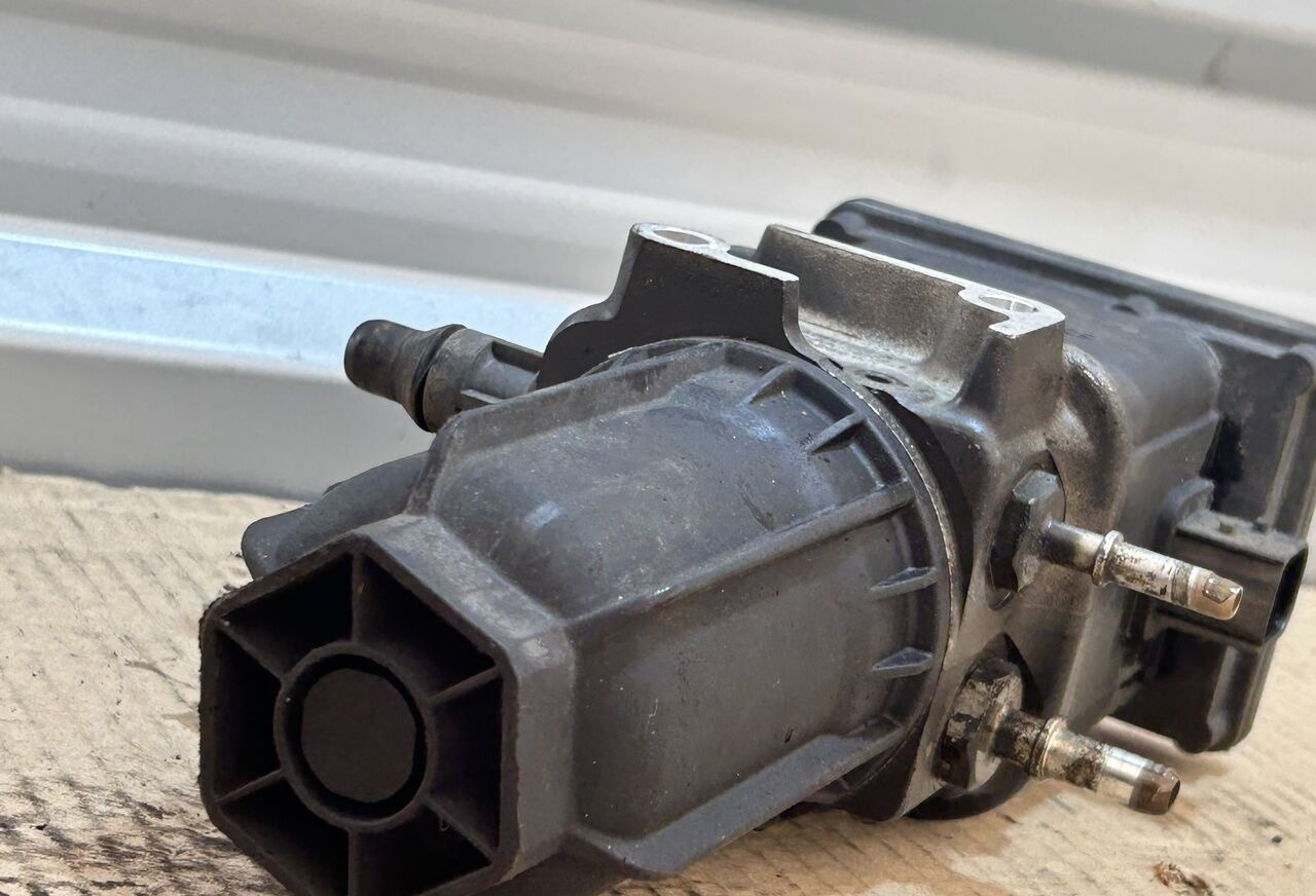 Mercedes-Benz ACTROS MP4 A0001407678 Mercedes-Benz ACTROS MP4 truck - Издувен систем за Камион: слика 5 Mercedes-Benz ACTROS MP4 A0001407678 Mercedes-Benz ACTROS MP4 truck - Издувен систем за Камион: слика 5