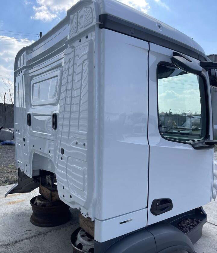 Mercedes-Benz ACTROS MP4 A9607202203 Mercedes-Benz ACTROS MP4 CLASSIC truck - Врата и делови за Камион: слика 2 Mercedes-Benz ACTROS MP4 A9607202203 Mercedes-Benz ACTROS MP4 CLASSIC truck - Врата и делови за Камион: слика 2