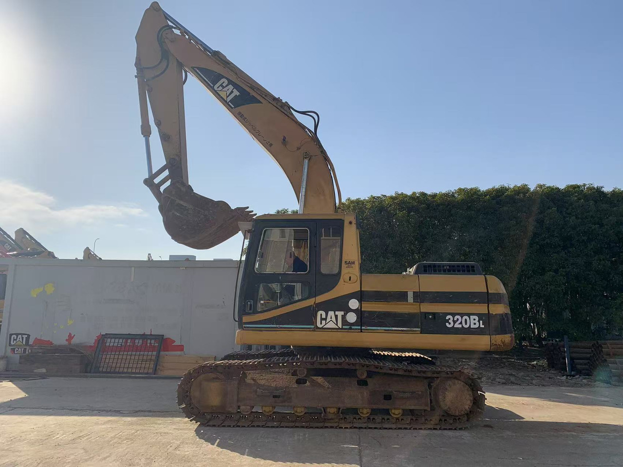 CATERPILLAR Crawler Excavator CAT 320B, 320BL Original Japanese Excavator - Багер гасеничар: слика 1 CATERPILLAR Crawler Excavator CAT 320B, 320BL Original Japanese Excavator - Багер гасеничар: слика 1