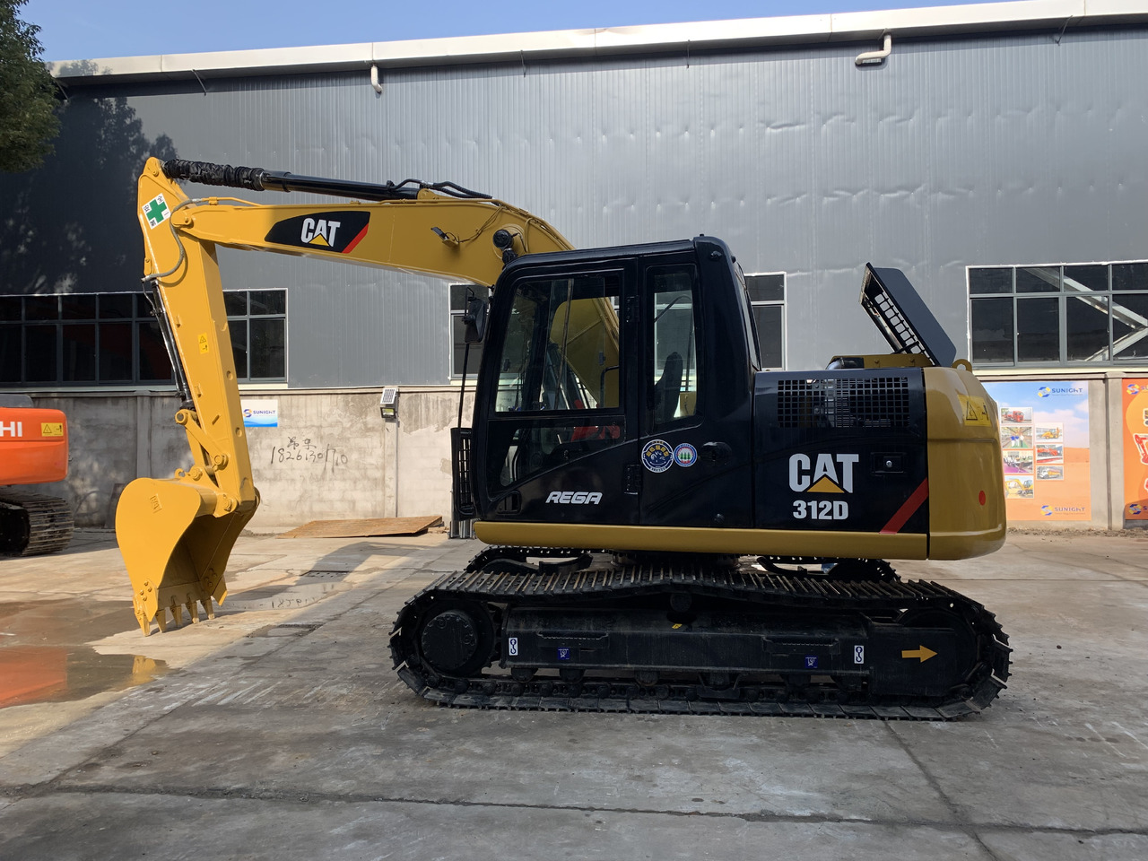 Caterpillar 12 ton Excavator Used Condition CAT 312D Good Price - Багер гасеничар: слика 2 Caterpillar 12 ton Excavator Used Condition CAT 312D Good Price - Багер гасеничар: слика 2