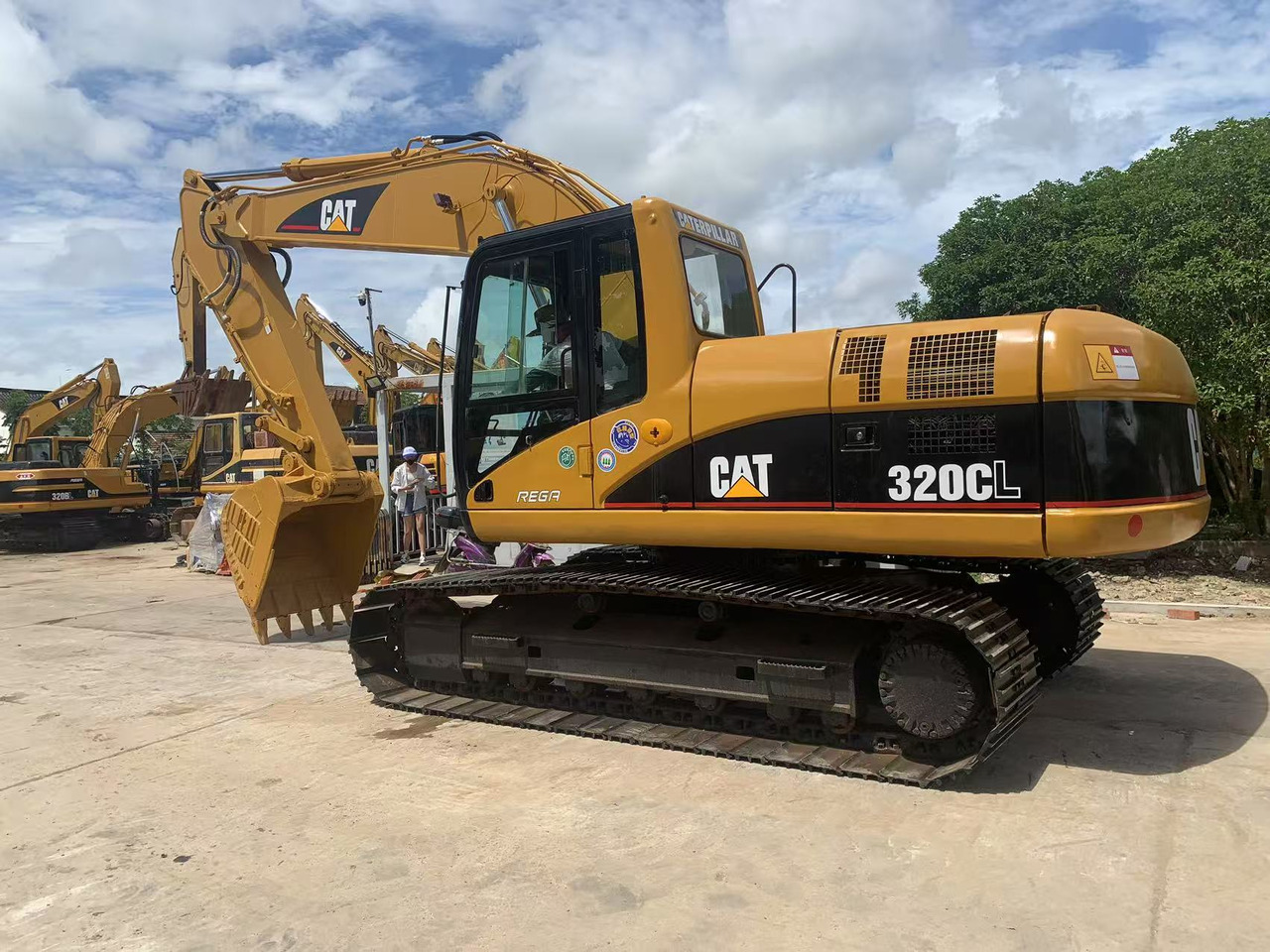 Caterpillar 320C, 320CL Hydraulic Excavator with Wide Track for Swamp Terrain - Багер гасеничар: слика 2 Caterpillar 320C, 320CL Hydraulic Excavator with Wide Track for Swamp Terrain - Багер гасеничар: слика 2
