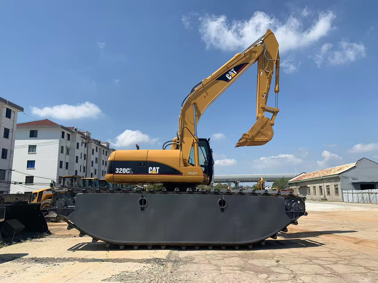 Caterpillar 320CL Swamp Buggy Secondhand Condition Floating Excavator - Багер гасеничар: слика 1 Caterpillar 320CL Swamp Buggy Secondhand Condition Floating Excavator - Багер гасеничар: слика 1