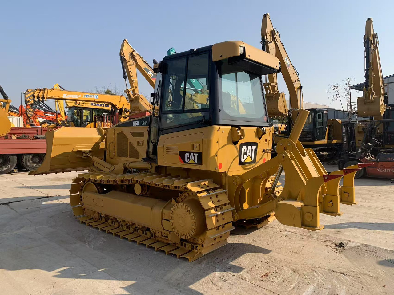 Caterpillar Bulldozer CAT D5G, D5K Good Price Japan Origin Tractor - Булдожер: слика 3 Caterpillar Bulldozer CAT D5G, D5K Good Price Japan Origin Tractor - Булдожер: слика 3