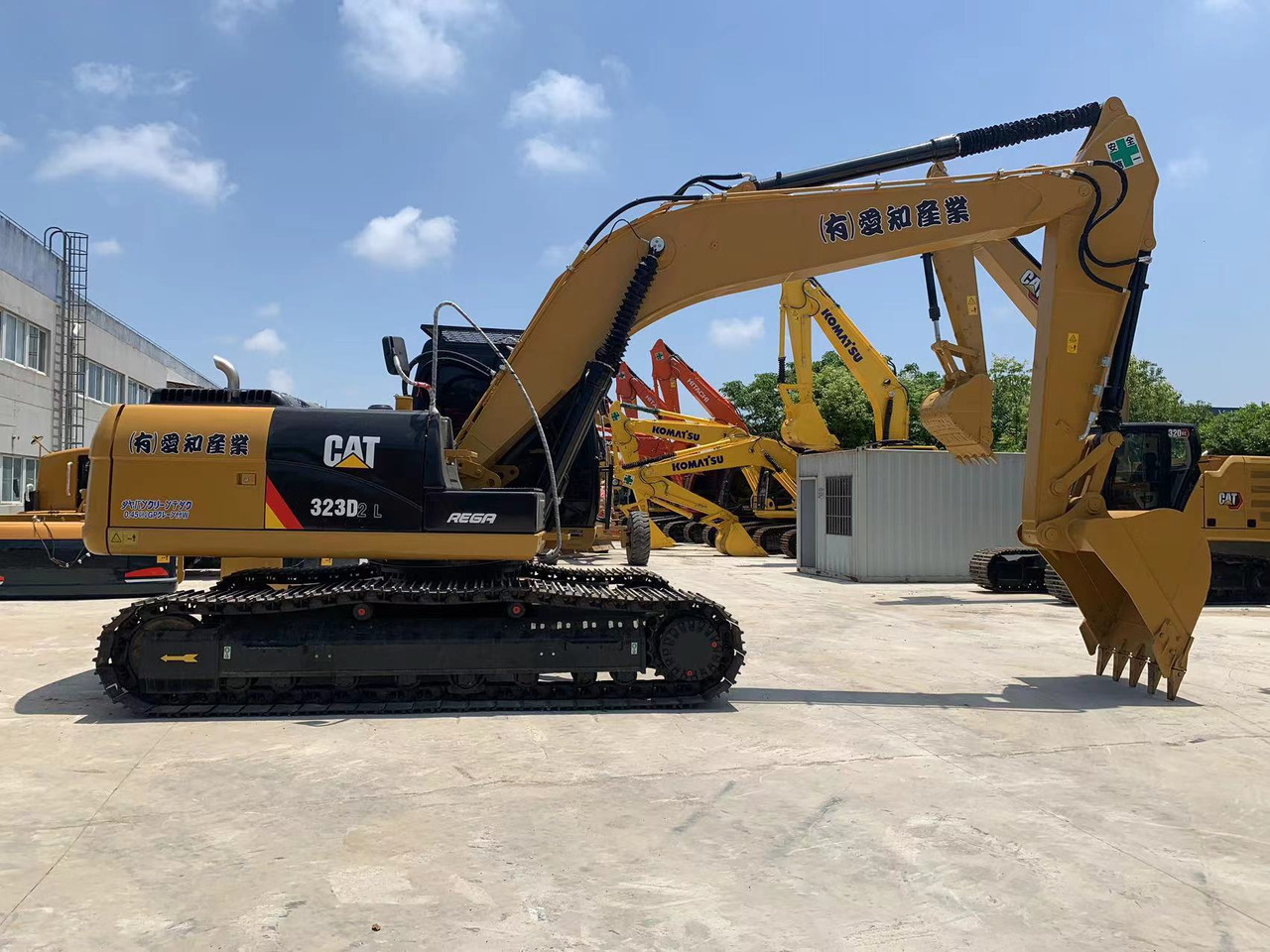 Caterpillar Excavator 320, 323 with Mechanical Engine Mitsubishi S6K - Багер гасеничар: слика 1 Caterpillar Excavator 320, 323 with Mechanical Engine Mitsubishi S6K - Багер гасеничар: слика 1