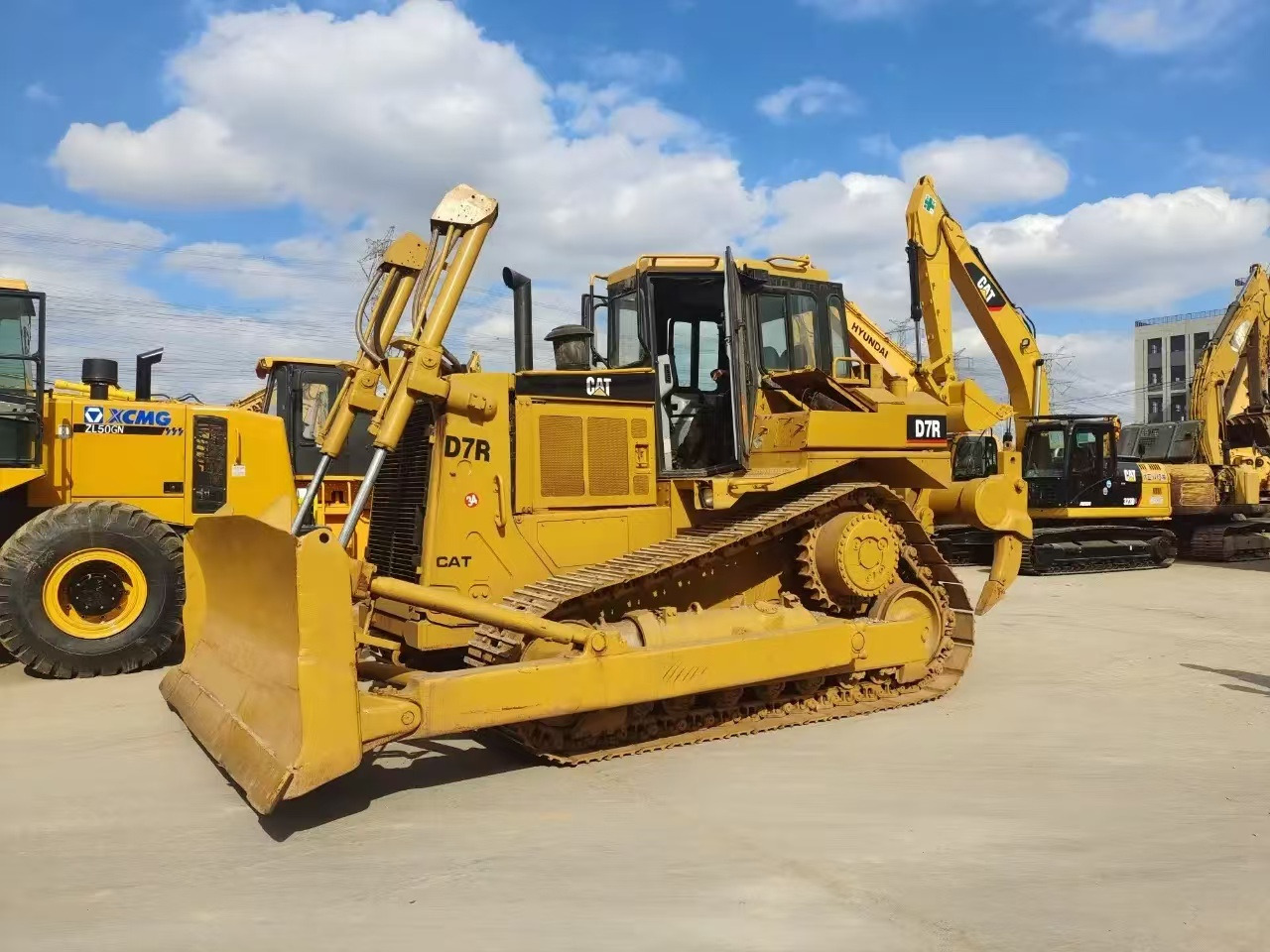 Caterpillar Secondhand Bulldozer CAT D7R Japan Origin Tracked Tractor - Булдожер: слика 5 Caterpillar Secondhand Bulldozer CAT D7R Japan Origin Tracked Tractor - Булдожер: слика 5