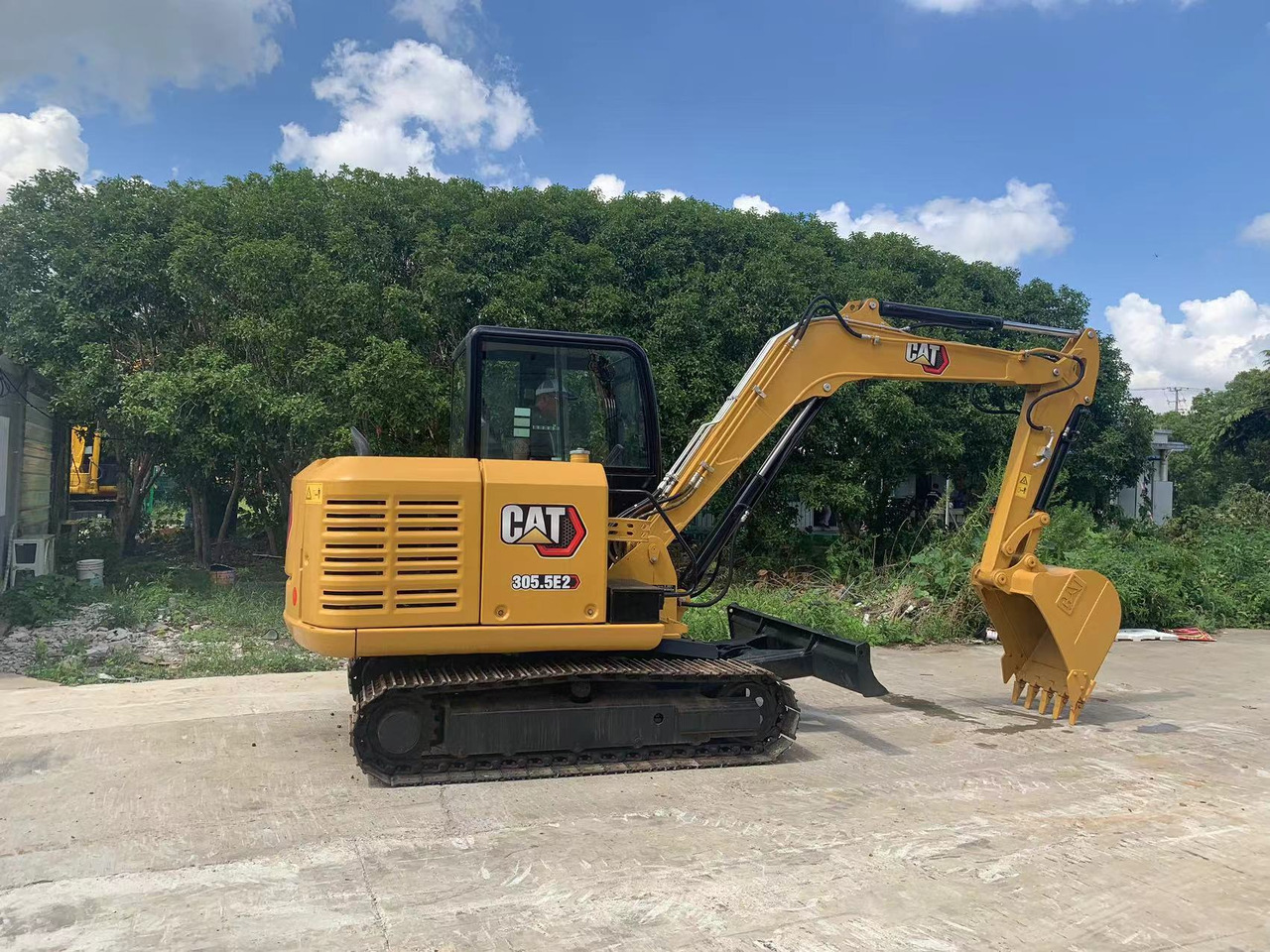 Caterpillar Secondhand Excavator CAT 305.5E2 - Багер гасеничар: слика 1 Caterpillar Secondhand Excavator CAT 305.5E2 - Багер гасеничар: слика 1