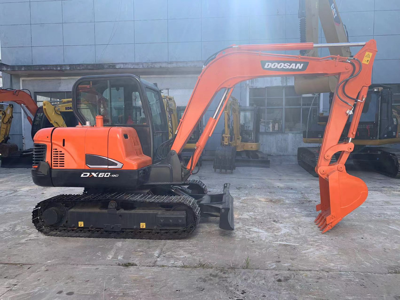 DOOSAN Mini Excavator Doosan DX60, DX55 - Багер гасеничар: слика 1 DOOSAN Mini Excavator Doosan DX60, DX55 - Багер гасеничар: слика 1