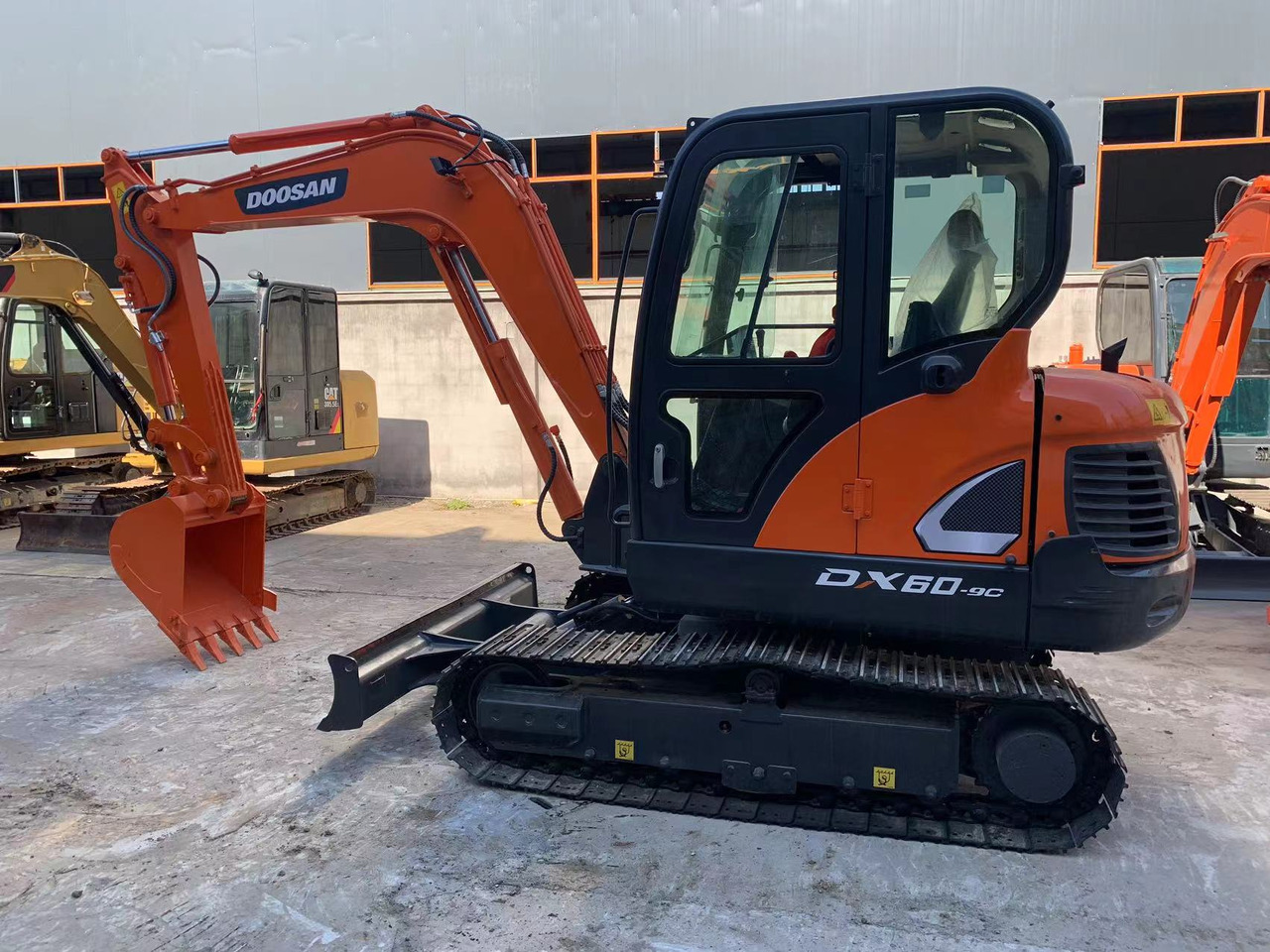 DOOSAN Mini Excavator Doosan DX60, DX55 - Багер гасеничар: слика 2 DOOSAN Mini Excavator Doosan DX60, DX55 - Багер гасеничар: слика 2