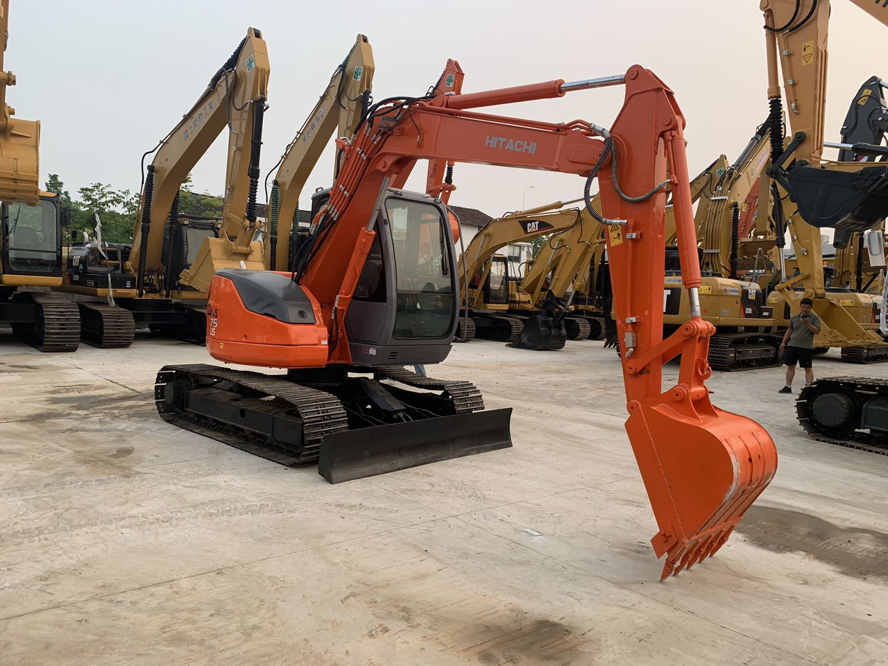 Hitachi Tracked Excavator ZX75 with Blade Dozer - Багер гасеничар: слика 5 Hitachi Tracked Excavator ZX75 with Blade Dozer - Багер гасеничар: слика 5