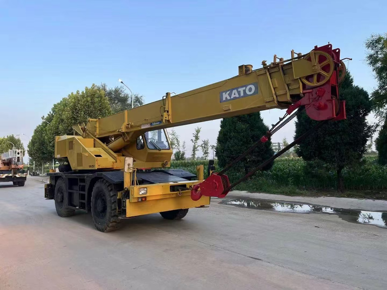KATO KR250 Good Price 25 ton Rough Terrain Crane - Мобилен кран: слика 1 KATO KR250 Good Price 25 ton Rough Terrain Crane - Мобилен кран: слика 1
