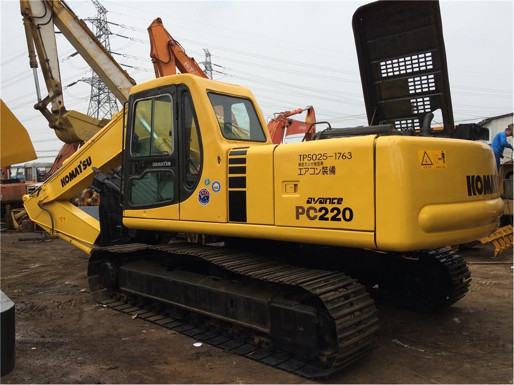 KOMATSU hydraulic excavator 22 ton excavator Komatsu PC220-6, PC220-7, PC220-8 - Багер гасеничар: слика 1 KOMATSU hydraulic excavator 22 ton excavator Komatsu PC220-6, PC220-7, PC220-8 - Багер гасеничар: слика 1