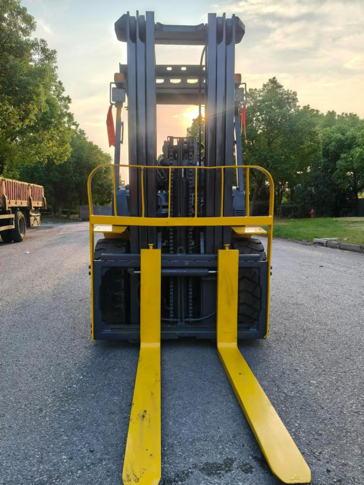 Komatsu Forklift 3 ton Capacity FD30-15, FD30-16, FD30-17 - Дизел вилушкар: слика 4 Komatsu Forklift 3 ton Capacity FD30-15, FD30-16, FD30-17 - Дизел вилушкар: слика 4