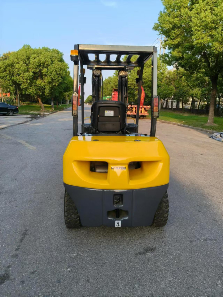 Komatsu Forklift 3 ton Capacity FD30-15, FD30-16, FD30-17 - Дизел вилушкар: слика 5 Komatsu Forklift 3 ton Capacity FD30-15, FD30-16, FD30-17 - Дизел вилушкар: слика 5