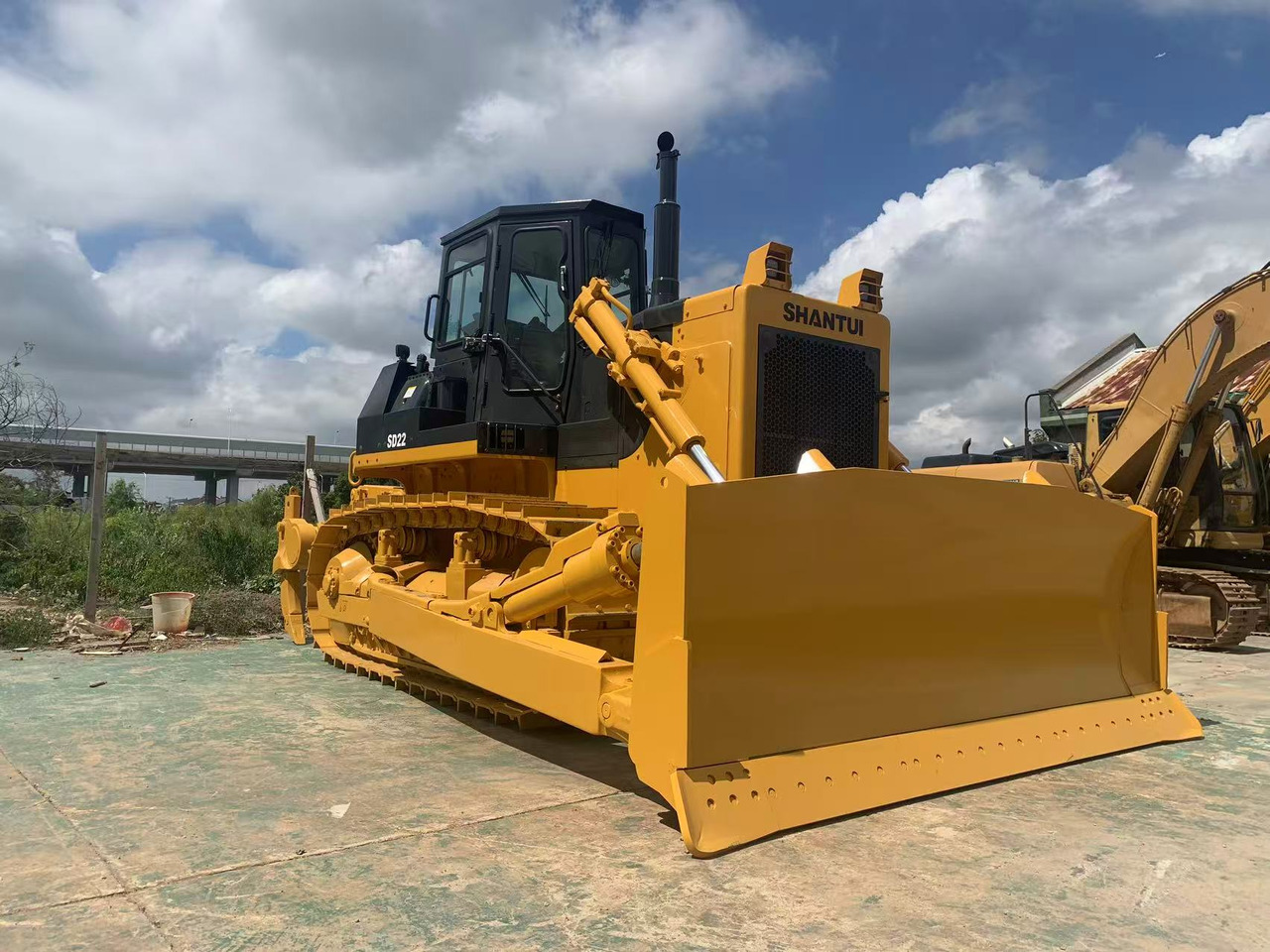 SHANTUI Bulldozer SD22, SD32, SD16 Secondhand Condition - Булдожер: слика 3 SHANTUI Bulldozer SD22, SD32, SD16 Secondhand Condition - Булдожер: слика 3