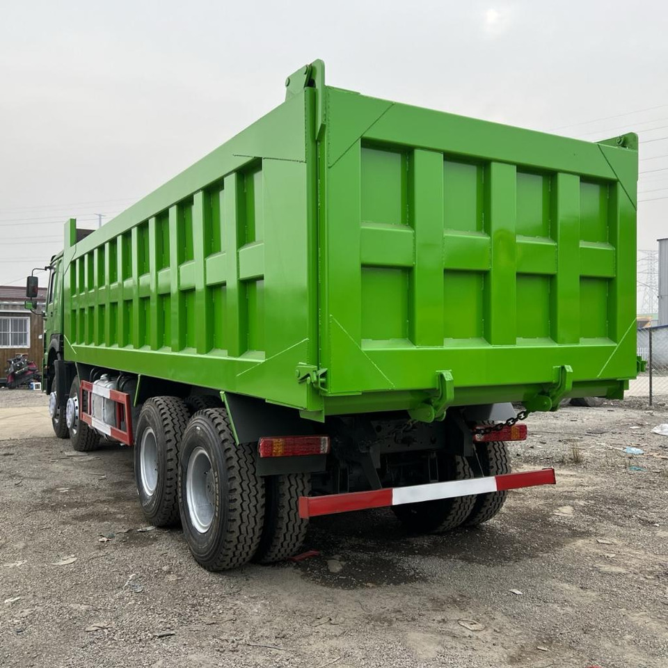 SINOTRUK HOWO 8x4 Dump Truck for Sale 294 kW (400 HP) Weichai Engine, 26 CBM Cargo Box & 40 T Payload - Кипер: слика 4 SINOTRUK HOWO 8x4 Dump Truck for Sale 294 kW (400 HP) Weichai Engine, 26 CBM Cargo Box & 40 T Payload - Кипер: слика 4