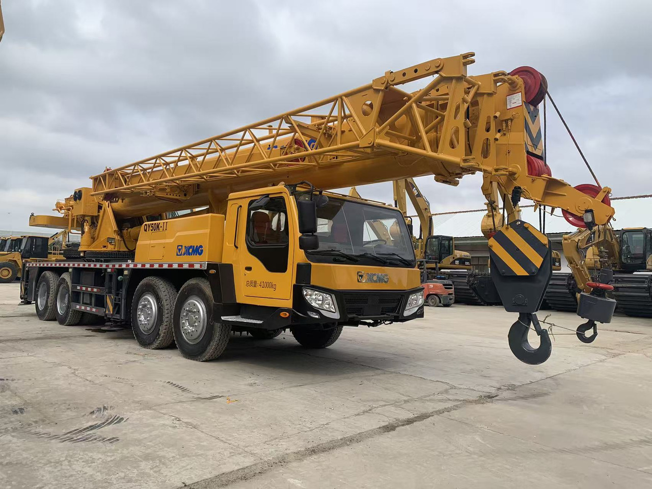 XCMG Truck Crane QY50K, QY65K, QY70K Good Price on Sale - Мобилен кран: слика 1 XCMG Truck Crane QY50K, QY65K, QY70K Good Price on Sale - Мобилен кран: слика 1