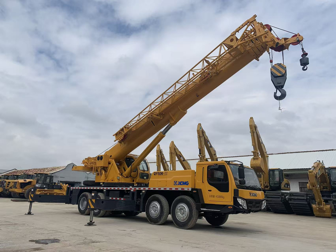 XCMG Truck Crane QY50K, QY65K, QY70K Good Price on Sale - Мобилен кран: слика 5 XCMG Truck Crane QY50K, QY65K, QY70K Good Price on Sale - Мобилен кран: слика 5