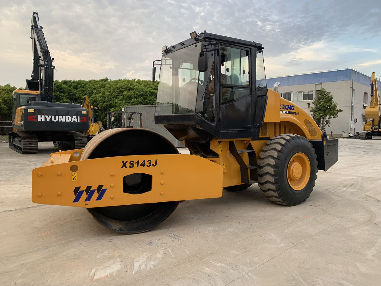 XCMG XS143J Vibratory Road roller Secondhand Condition - Ваљак за пат: слика 2 XCMG XS143J Vibratory Road roller Secondhand Condition - Ваљак за пат: слика 2