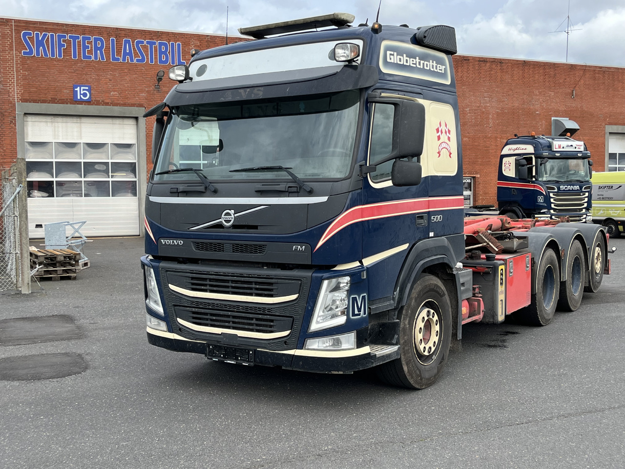 Volvo FM 500 8x4 - Камион со кука за подигање: слика 1 Volvo FM 500 8x4 - Камион со кука за подигање: слика 1